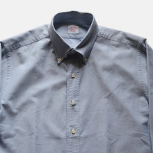 Load image into Gallery viewer, "BROOKS BROTHERS" COTTON B.D SHIRT (LARGE)