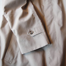 Load image into Gallery viewer, 1970's "Brooks Brothers" Balmacaan Coat (Large)
