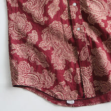 Load image into Gallery viewer, 1960's "VAN HEUSEN" COTTON BD PAISLEY SHIRT (MEDIUM)