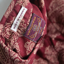 Load image into Gallery viewer, 1960's "VAN HEUSEN" COTTON BD PAISLEY SHIRT (MEDIUM)