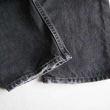 Load image into Gallery viewer, 1980's "LEVI'S" 505 BLACK DENIM PANTS (W32) MADE IN USA
