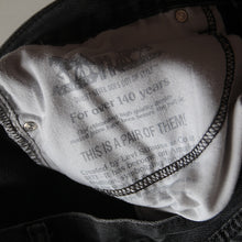 Load image into Gallery viewer, OLD "LEVI'S" 501 BLACK DENIM PANTS (W35 L32)