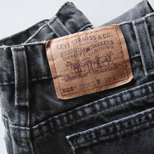 Load image into Gallery viewer, 1990's "LEVI'S" 505 BLACK DENIM PANTS (W30)
