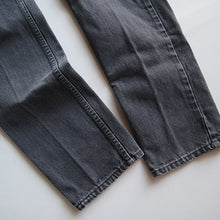 Load image into Gallery viewer, 1990's "LEVI'S" 505 BLACK DENIM PANTS (W30)
