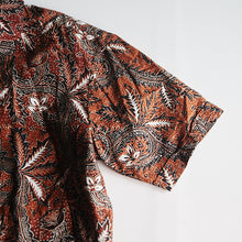 Load image into Gallery viewer, 1960's S/S BATIK COTTON BOX SHIRT (MEDIUM)