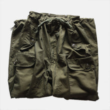 Load image into Gallery viewer, 1980's CANADIAN MILITARY TROUSERS EXTREME COLD WEATHER (SMALL REG)