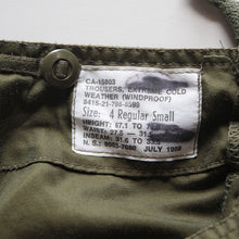 Load image into Gallery viewer, 1980's CANADIAN MILITARY TROUSERS EXTREME COLD WEATHER (SMALL REG)