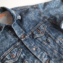 Load image into Gallery viewer, 1980's "LEVI'S" 70507 SILVER TUB DENIM JACKET (UNISEX MEDIUM)