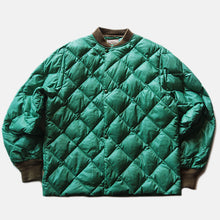 Load image into Gallery viewer, 1960's "EDDIE BAUER" QUILTING DOWN JACKET (MEDIUM)