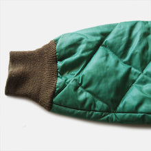 Load image into Gallery viewer, 1960's "EDDIE BAUER" QUILTING DOWN JACKET (MEDIUM)