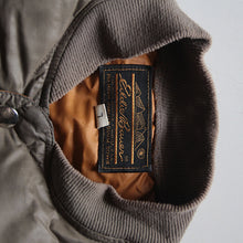 Load image into Gallery viewer, 1970's "EDDIE BAUER" SKY RINER QUILTING DOWN (LARGE)