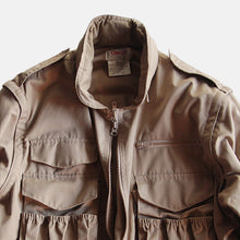 Load image into Gallery viewer, 1980's "ORVIS" 2 WAY FISHING JACKET (LARGE) MINT CONDITION