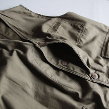 Load image into Gallery viewer, 1950's "AMERICAN FIELD" HALF MOON HUNTING VEST (LARGE) MINT CONDITION