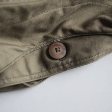 Load image into Gallery viewer, 1950's "AMERICAN FIELD" HALF MOON HUNTING VEST (LARGE) MINT CONDITION