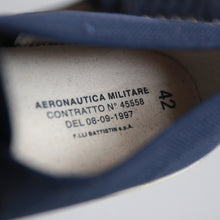 Load image into Gallery viewer, N.O.S ITALIAN NAVY TRANING SHOES (42)