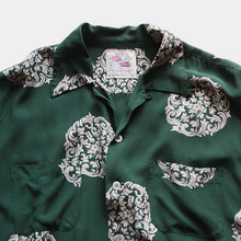 Load image into Gallery viewer, 1950's "KAHANAMOKU" RAYON ALOHA SHIRT (LARGE)