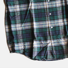 Load image into Gallery viewer, N.O.S 1980's "L.L.BEAN" BLK WACH B.D COTTON SHIRT (LARGE)