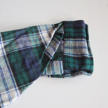 Load image into Gallery viewer, N.O.S 1980's "L.L.BEAN" BLK WACH B.D COTTON SHIRT (LARGE)