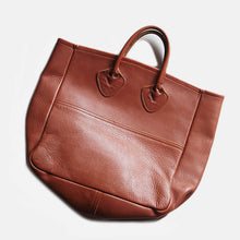 Load image into Gallery viewer, 1980's "L.L.BEAN" LEATHER TOTE BAG (MEDIUM)