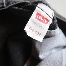 Load image into Gallery viewer, 1990's "LEVI'S" 501 BLACK DENIM PANTS MADE IN USA (W32 L32)