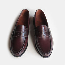 Load image into Gallery viewer, "ALLEN EDMONDS" COIN LOAFER (SIZE 8D) MINT CONDITION
