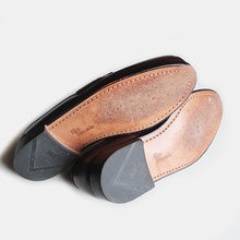 Load image into Gallery viewer, "ALLEN EDMONDS" COIN LOAFER (SIZE 8D) MINT CONDITION