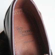 Load image into Gallery viewer, "ALLEN EDMONDS" COIN LOAFER (SIZE 8D) MINT CONDITION