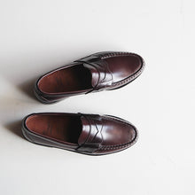 Load image into Gallery viewer, "ALLEN EDMONDS" COIN LOAFER (SIZE 8D) MINT CONDITION
