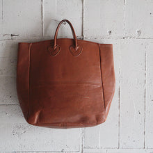 Load image into Gallery viewer, 1980's "L.L.BEAN" LEATHER BIG TOTE