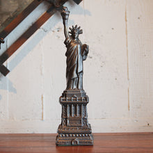 Load image into Gallery viewer, VINTAGE LIBERTY ORNAMENT