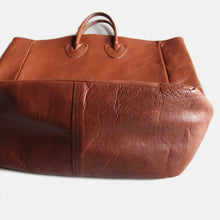 Load image into Gallery viewer, 1980's "L.L.BEAN" LEATHER BIG TOTE