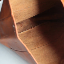 Load image into Gallery viewer, 1980's "L.L.BEAN" LEATHER BIG TOTE