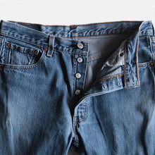 Load image into Gallery viewer, 1990's "LEVI'S" 501 BLUE DENIM MADE IN USA (W33 L34)