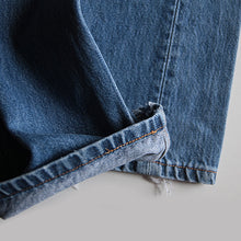 Load image into Gallery viewer, 1990's "LEVI'S" 501 BLUE DENIM MADE IN USA (W33 L34)