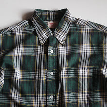 Load image into Gallery viewer, MADE IN U.S.A 1960's "MCGREGOR" SCOTSET COTTON B.D L/S (MEDIUM)