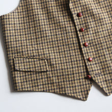 Load image into Gallery viewer, OLD "ORVIS" WOOL VEST (X-LARGE) MINT CONDITION