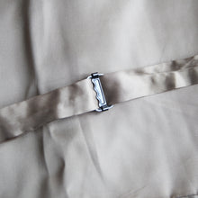 Load image into Gallery viewer, OLD "ORVIS" WOOL VEST (X-LARGE) MINT CONDITION