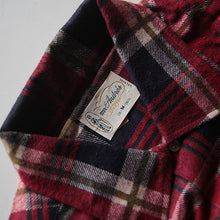 Load image into Gallery viewer, MADE IN U.S.A N.O.S 1960's PRINT FLANNEL L/S COTTON SHIRT (MEDIUM)
