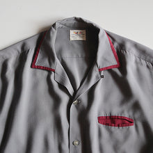 Load image into Gallery viewer, MADE IN U.S.A 1950's "NOFADE" RAYON BOX TWO TONE L/S (LARGE)