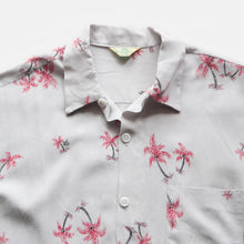 Load image into Gallery viewer, 1950's "ROYAL PALM" RAYON ALOHA SHIRT (MEDIUM)