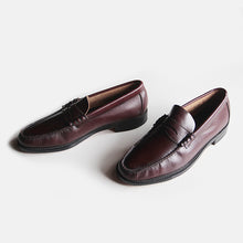 Load image into Gallery viewer, N.O.S "FLORSHEIM" COIN LOAFER (SIZE 8D)