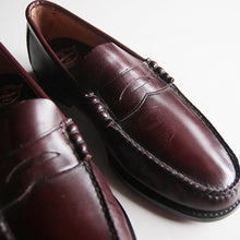 Load image into Gallery viewer, N.O.S "FLORSHEIM" COIN LOAFER (SIZE 8D)
