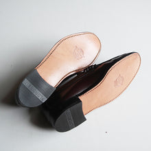 Load image into Gallery viewer, N.O.S "FLORSHEIM" COIN LOAFER (SIZE 8D)