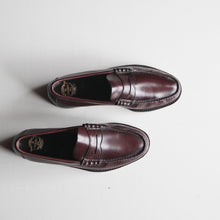 Load image into Gallery viewer, N.O.S "FLORSHEIM" COIN LOAFER (SIZE 8D)