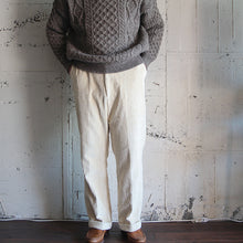 Load image into Gallery viewer, 1960's "BROOKS BROTHERS" CORDUROY SLACKS (W35)