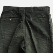 Load image into Gallery viewer, OLD "J PRESS" CORDUROY SLACKS (W33)