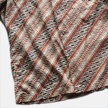 Load image into Gallery viewer, N.O.S 1960's "WINNER" COTTON BOX S/S SHIRT (LARGE)