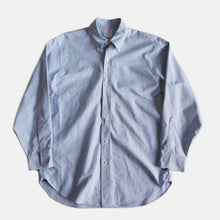 Load image into Gallery viewer, OLD "BROOKS BROTHERS" OXFORD B.D SHIRT (MEDIUM) MADE IN USA