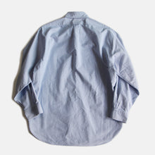 Load image into Gallery viewer, OLD "BROOKS BROTHERS" OXFORD B.D SHIRT (MEDIUM) MADE IN USA