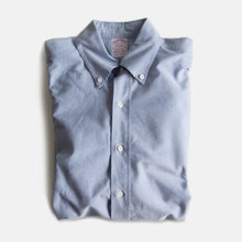 Load image into Gallery viewer, OLD "BROOKS BROTHERS" OXFORD B.D SHIRT (MEDIUM) MADE IN USA
